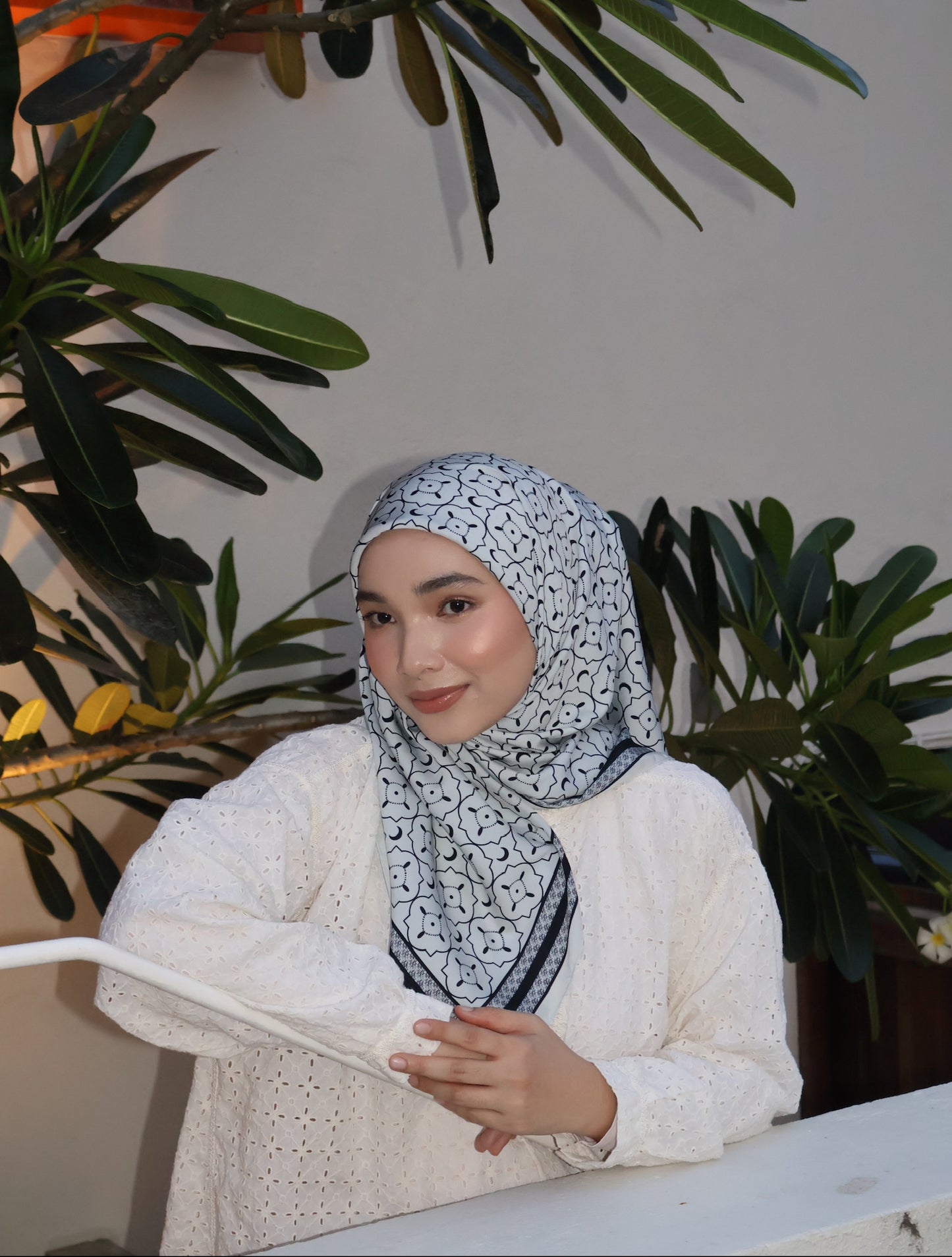 Eyra · Ivory