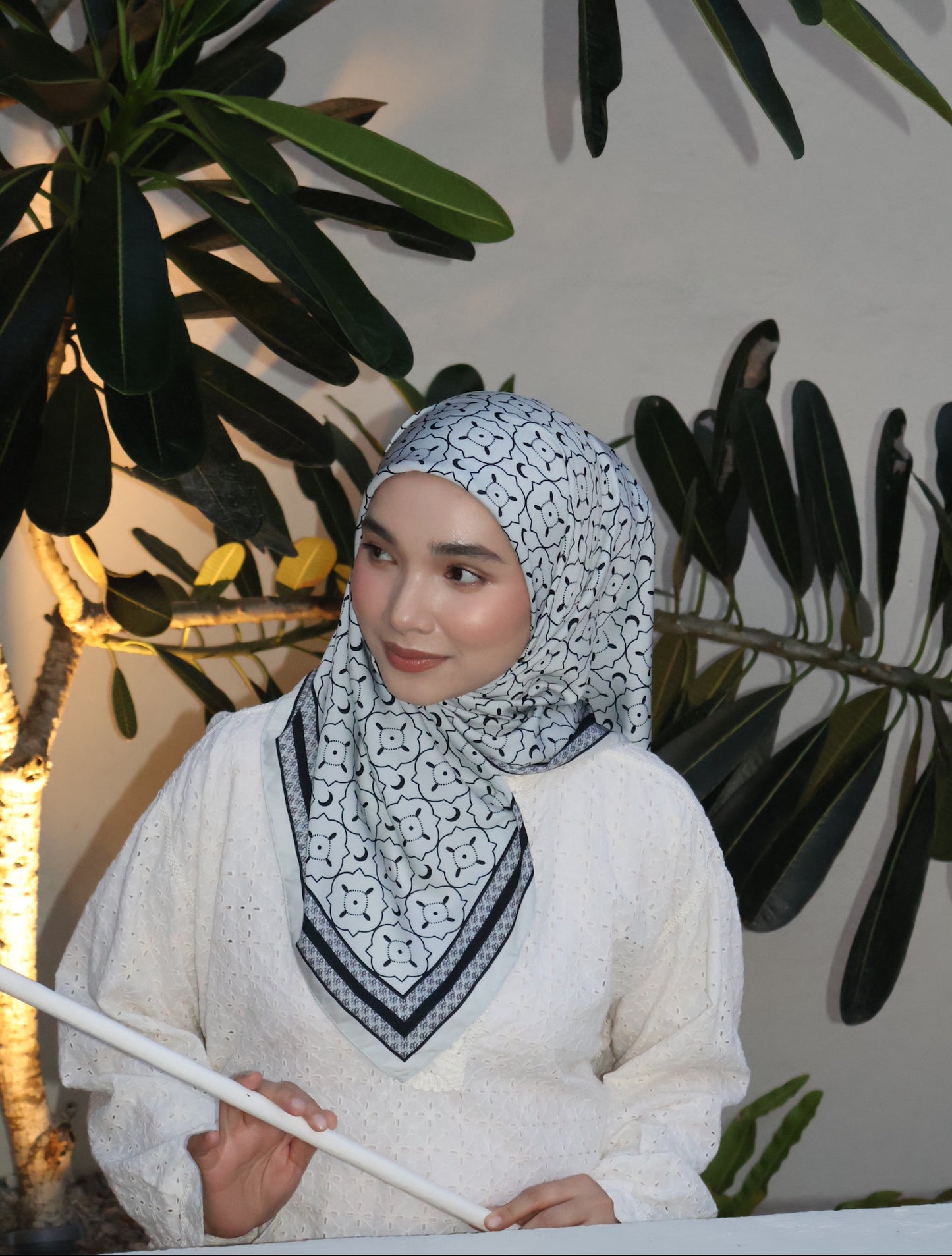 Eyra · Ivory