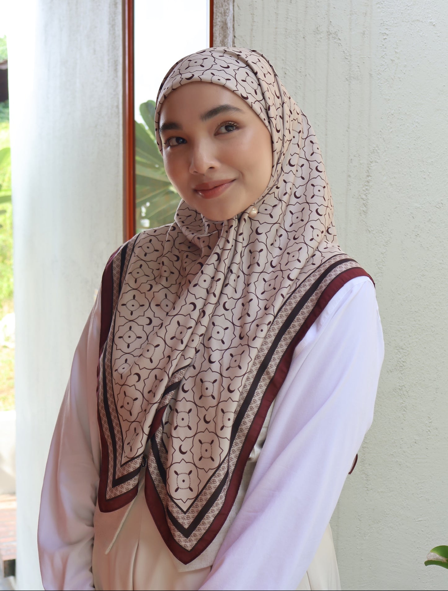 Afiqah · Maroon