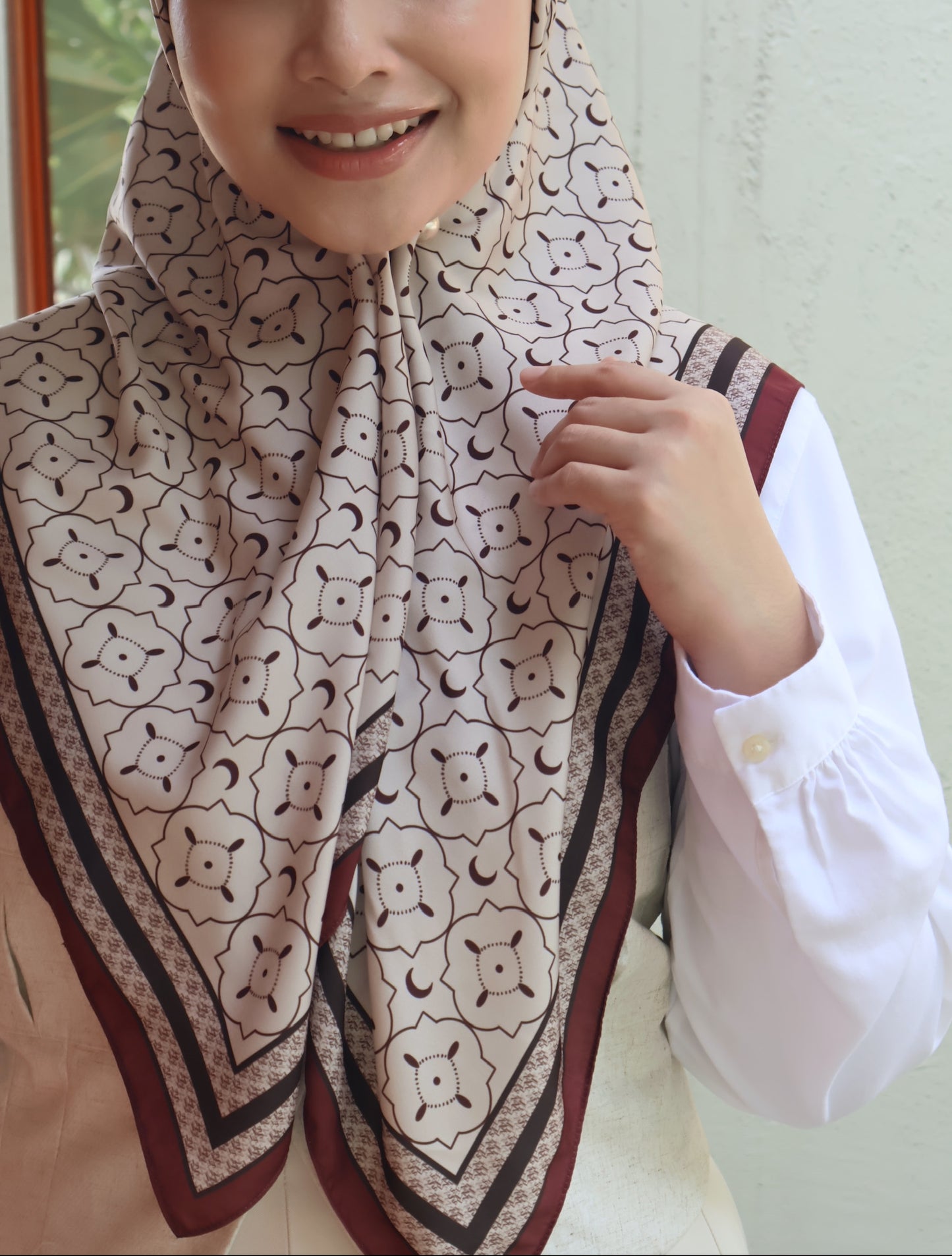 Afiqah · Maroon